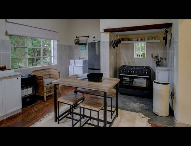 153M² BUILDING FOR SALE IN GREYTON